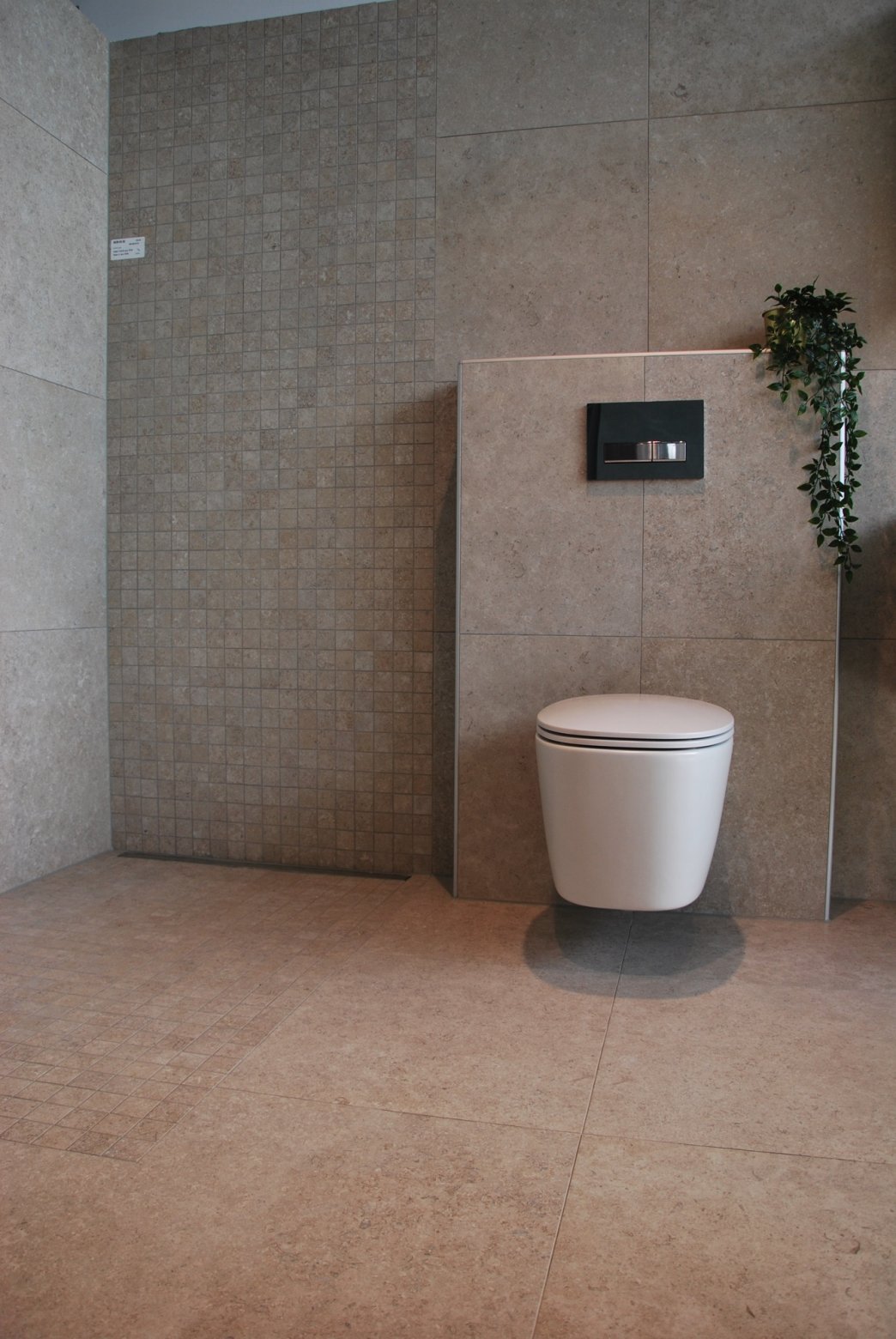 Strak toilet in badkamerrenovatie Antwerpen